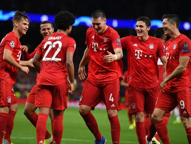 SỐC! Phá lưới Tottenham 4 lần, 'kẻ Arsenal từ bỏ' bị đồng đội đốn giò ngã chổng vó - Bóng Đá