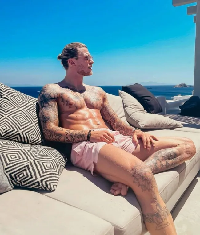 Loris Karius shows off incredible body transformation - Bóng Đá