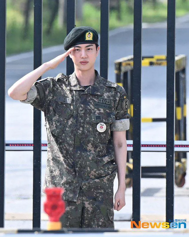 jin-bts-xuat-ngu-6