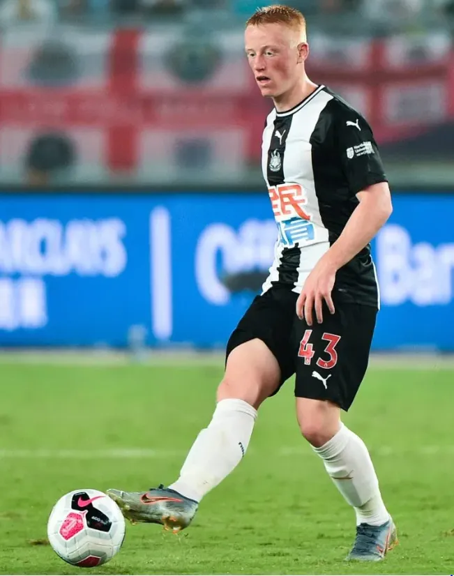 Man Utd conqueror Matty Longstaff is a tenacious midfielder who dreamed of becoming a Newcastle hero - Bóng Đá