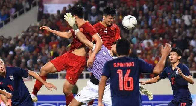 Cựu trọng tài FIFA: 