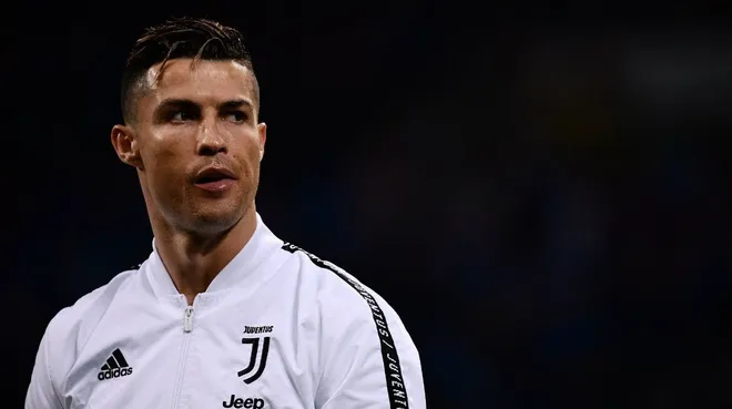 Manchester United, Paris Saint-Germain 'monitoring Cristiano Ronaldo situation' - Bóng Đá