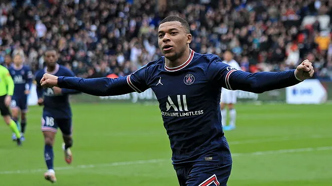 PSG could make Mbappe captain in attempt to keep him at the club - Bóng Đá