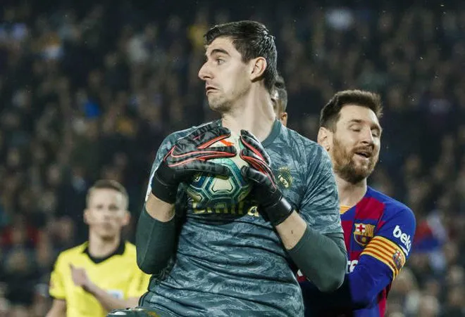 Courtois forgets last season's 5-1 defeat at the Camp Nou - Bóng Đá