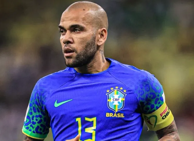 Dani Alves tạo cột mốc ấn tượng tại World Cup - Bóng Đá