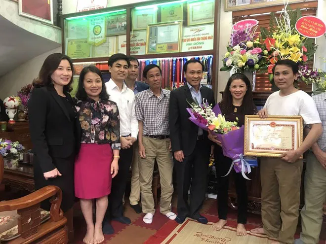 “Người hùng” Quang Hải nhận quà đặc biệt trước trận chung kết gặp Uzbekistan - Bóng Đá