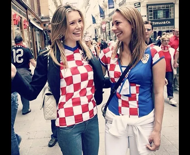 Anh vs Croatia: Nóng bỏng cuộc chiến giữa các WAGS - Bóng Đá