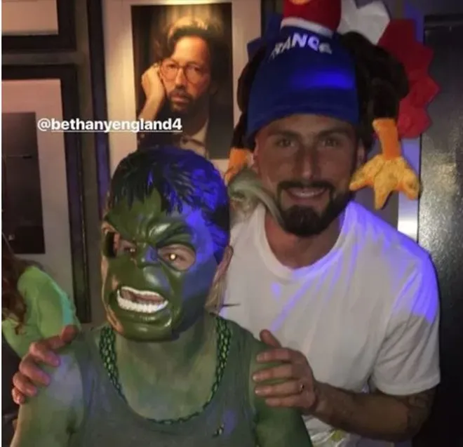 Luiz, Kante, Giroud hóa trang - Bóng Đá