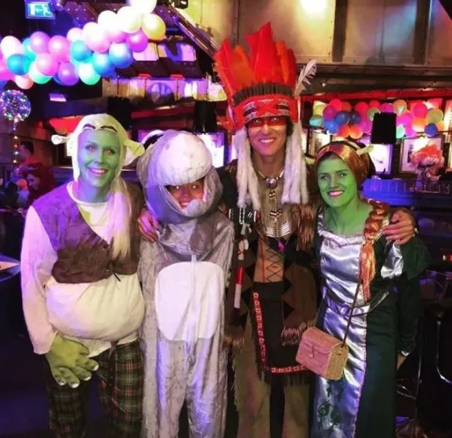 Luiz, Kante, Giroud hóa trang - Bóng Đá