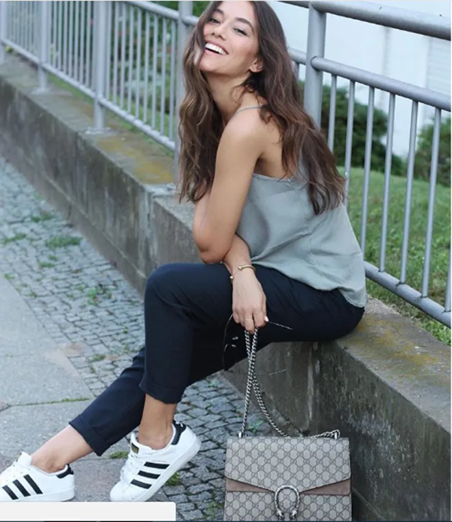 Chiêm ngưỡng thân hình bốc lửa của WAGS tân binh Premier League (Andre Schurrle) - Bóng Đá