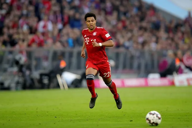 Bayern mượn Bremen để mua Gnabry với giá rẻ - Bóng Đá