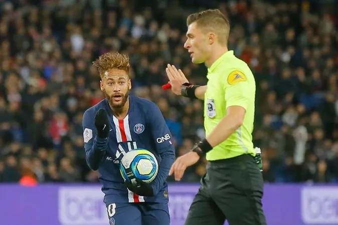 Neymar thi đấu ra sao trong ngày tái xuất trước Lille? - Bóng Đá