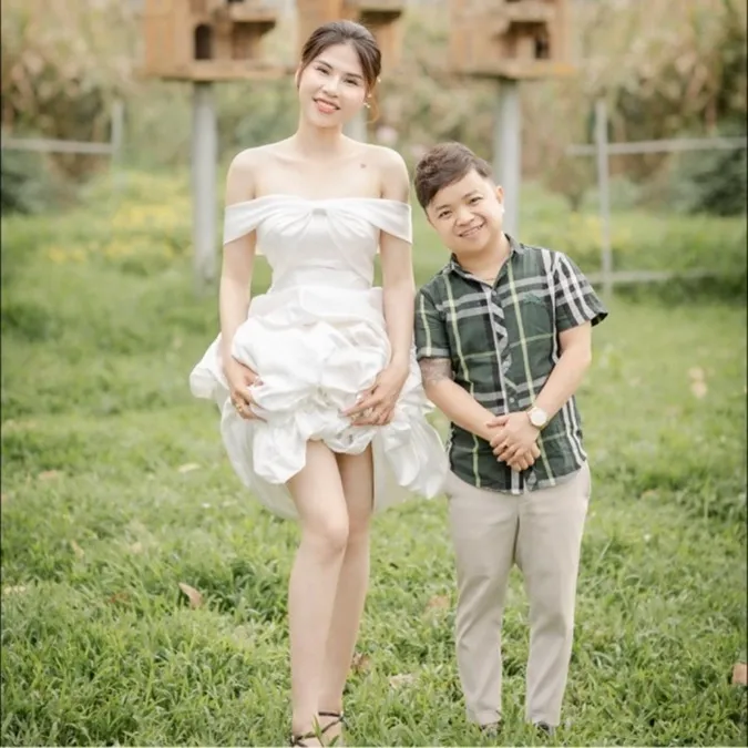 chuyen-tinh-chong-1m3-vo-1m6cuoc-song-sau-1-nam-ket-hon-cua-chang-1m37-cuoi-vo-1m62-xinh-nhu-hoa-4bbdb8ae-20230302-223144