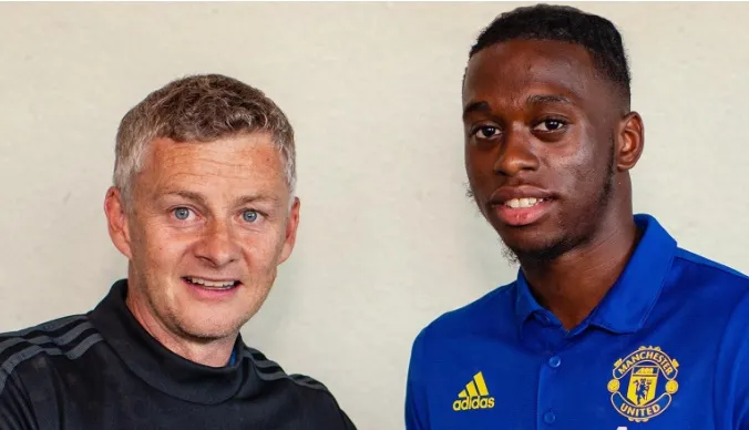 AARON WAN-BISSAKA: HIS FIRST INTERVIEW AT UNITED - Bóng Đá