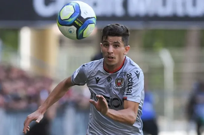 PSG Fans Want a Full-Back in the January Transfer Window - Bóng Đá