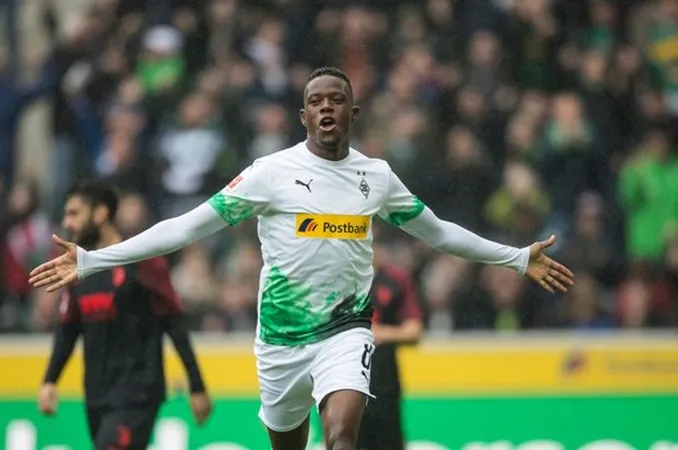 Denis Zakaria agent makes transfer claim amid Liverpool, Man Utd and Arsenal interest - Bóng Đá