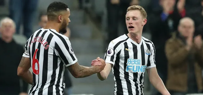 Manchester United fans react as Steve Bruce rules out Sean Longstaff departure - Bóng Đá