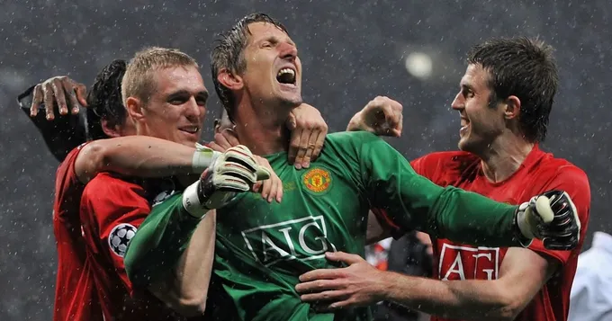 Man Utd & Đêm Moscow lịch sử: Cú đổ người kinh điển! - Bóng Đá