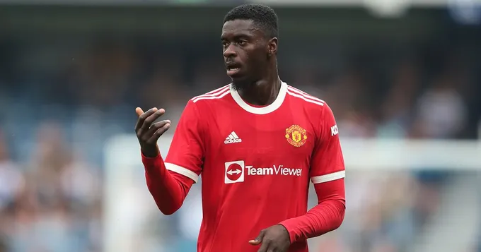 Aston Villa will sign Axel Tuanzebe on loan for the upcoming season - Bóng Đá