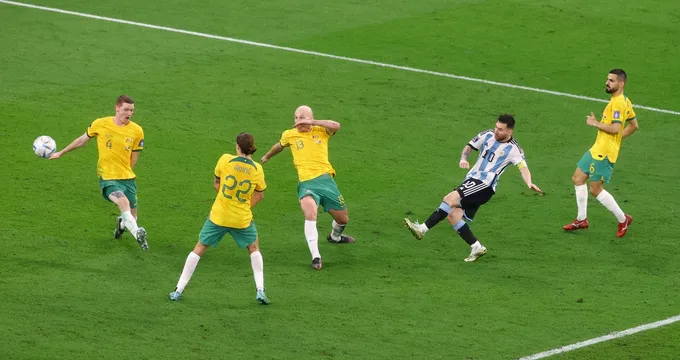 Messi lần đầu ghi bàn ở vòng knock-out World Cup - Bóng Đá