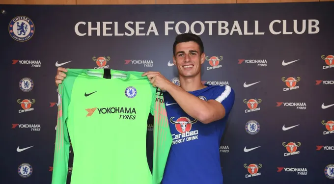 Kepa Arrizabalaga rạng rỡ khoe áo đấu Chelsea - Bóng Đá