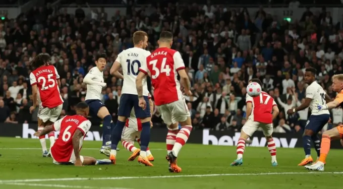 Arsenal văng khỏi top 4: Những trái tim yếu đuối - Bóng Đá