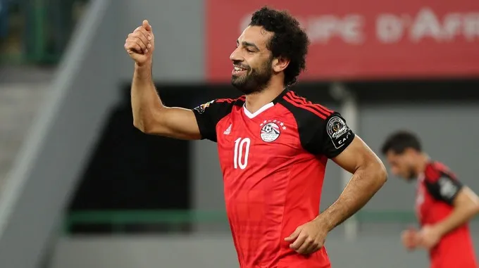 Carragher tiên đoán về tương lai của Shaqiri và Salah tại Liverpool - Bóng Đá