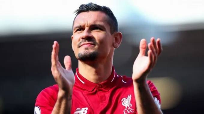 Lovren về Milan: https://gianlucadimarzio.com/it/calciomercato-milan-lovren-massara-ds - Bóng Đá