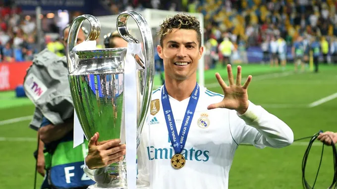 CR7 là ai? Real Madrid 'cạn tàu ráo máng', coi Ronaldo như không tồn tại - Bóng Đá