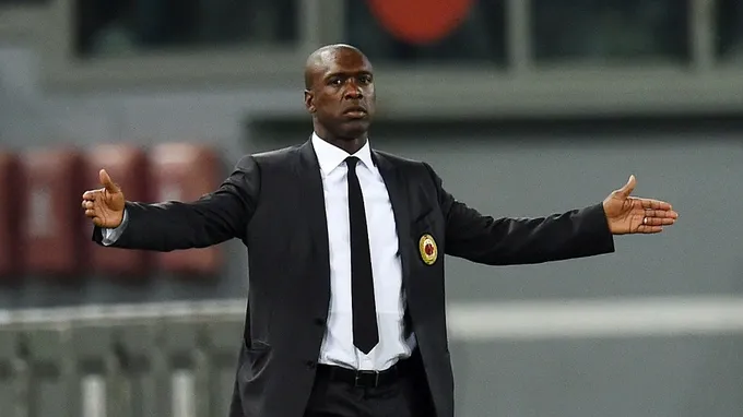 Clarence Seedorf bị vây chặt trên đường đến chậm chức HLV Deportivo  - Bóng Đá