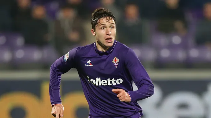 man utd to battle Juventus for chiesa - Bóng Đá