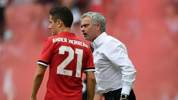 MU thay đổi để chiến thắng: Chìa khóa vàng của Mourinho - Bóng Đá