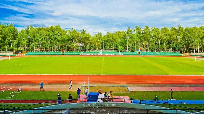 Tuyển Việt Nam sẽ đá trận bán kết lượt đi trên SVĐ tồi tàn nhất AFF Cup - Bóng Đá