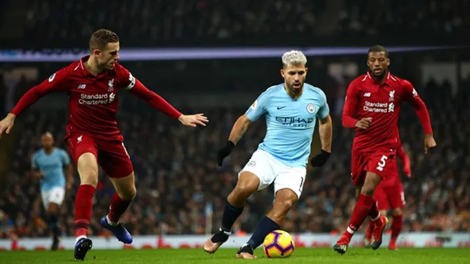 Liverpool đứt mạch bất bại, CĐV Arsenal tranh thủ 