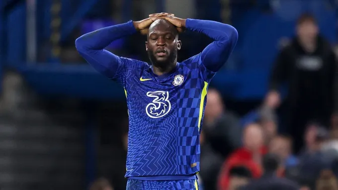 ‘I didn’t shed a tear’ – Gary Neville gives brutal verdict on Romelu Lukaku’s Man Utd spell - Bóng Đá