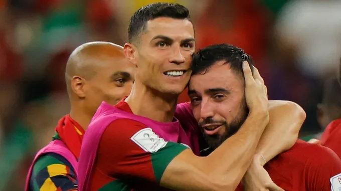 M.U sắp phát hiện ra sự thật về Fernandes và Ronaldo - Bóng Đá