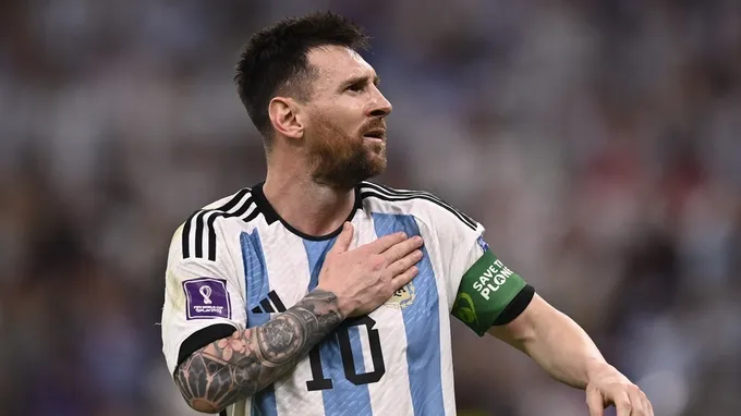 Khoảnh khắc thiên tài của Messi cứu Argentina - Bóng Đá