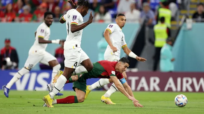 VAR gây quá nhiều tranh cãi ở World Cup 2022 - Bóng Đá