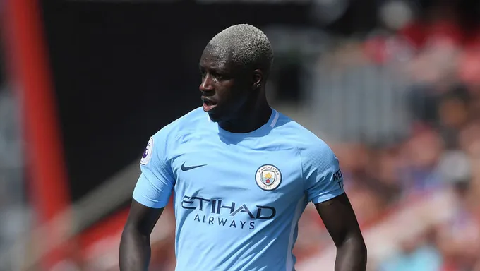 Phong độ hủy diệt, Man City còn nhận tin tốt từ Mendy - Bóng Đá