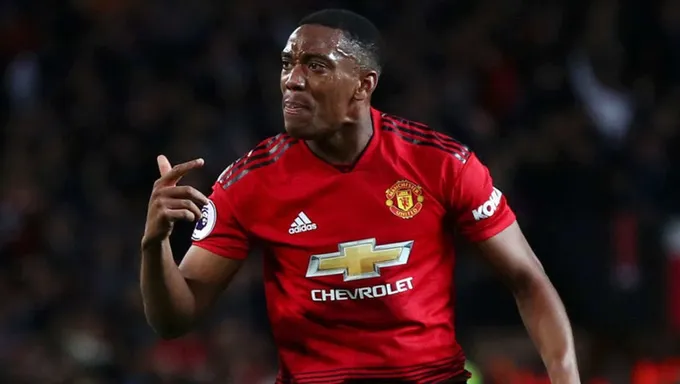 Martial từ chối gia hạn với Man United: Thượng sách án binh bất động - Bóng Đá