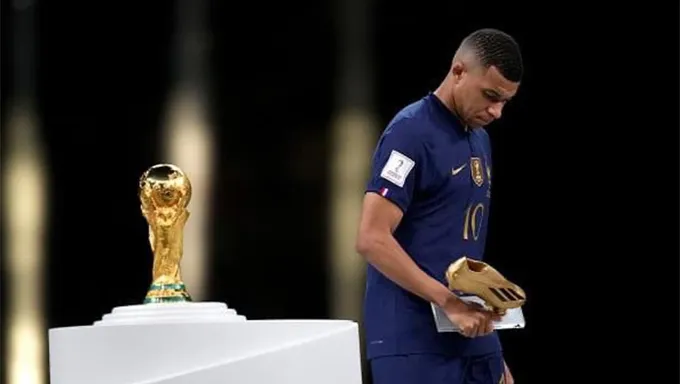 Ngả mũ trước Kylian Mbappe - Bóng Đá