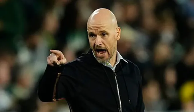 Erik ten Hag has told Tuanzebe Brutal Man United eight-player clearout begins - Bóng Đá