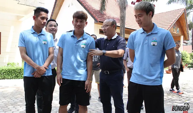 Thầy Park hội ngộ thân mật cùng quân bầu Đức tại Gia Lai - Bóng Đá