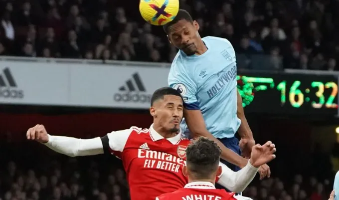 Arsenal ace William Saliba fails to win a single aerial duel in Premier League recordd - Bóng Đá