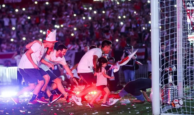 Ảnh River Plate ăn mừng - Bóng Đá