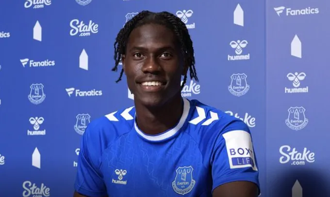 Official: Onana joins Everton - Bóng Đá