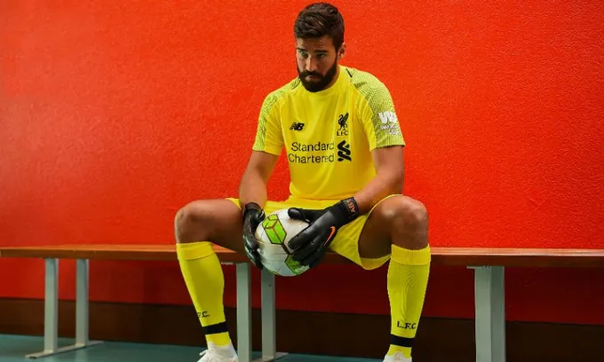 Chùm ảnh: Alisson ra mắt Liverpool - Bóng Đá