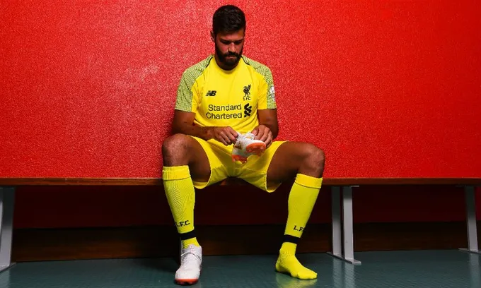 Chùm ảnh: Alisson ra mắt Liverpool - Bóng Đá