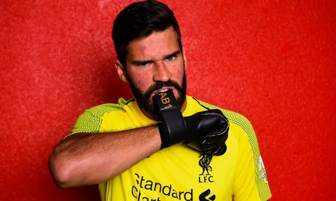 Chùm ảnh: Alisson ra mắt Liverpool - Bóng Đá