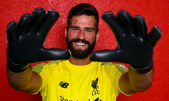 Chùm ảnh: Alisson ra mắt Liverpool - Bóng Đá